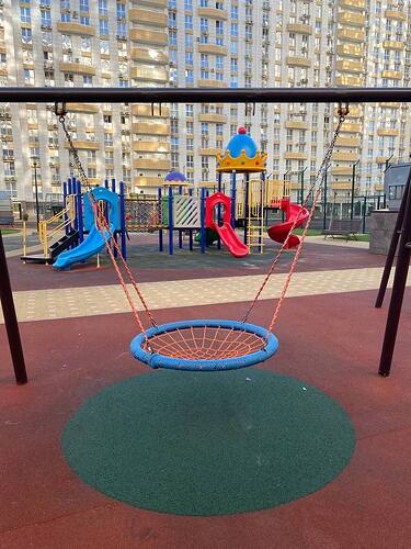 ЖК Большой. Детская площадка.  Фото Эльдар Мусапаров